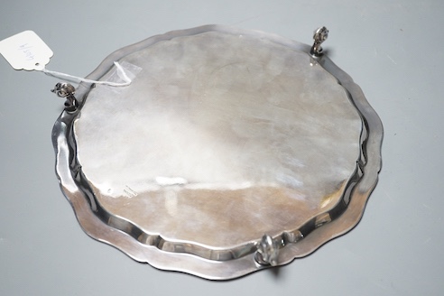 A modern silver salver, engraved with signatures, Sheffield, 1962, 25.8cm, 16.5oz.